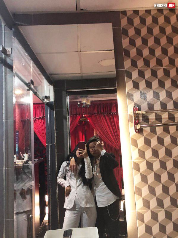 Em ghệ vú to vừa cưỡi vừa mút vú em (Full Clip + Pic) - Hình 05